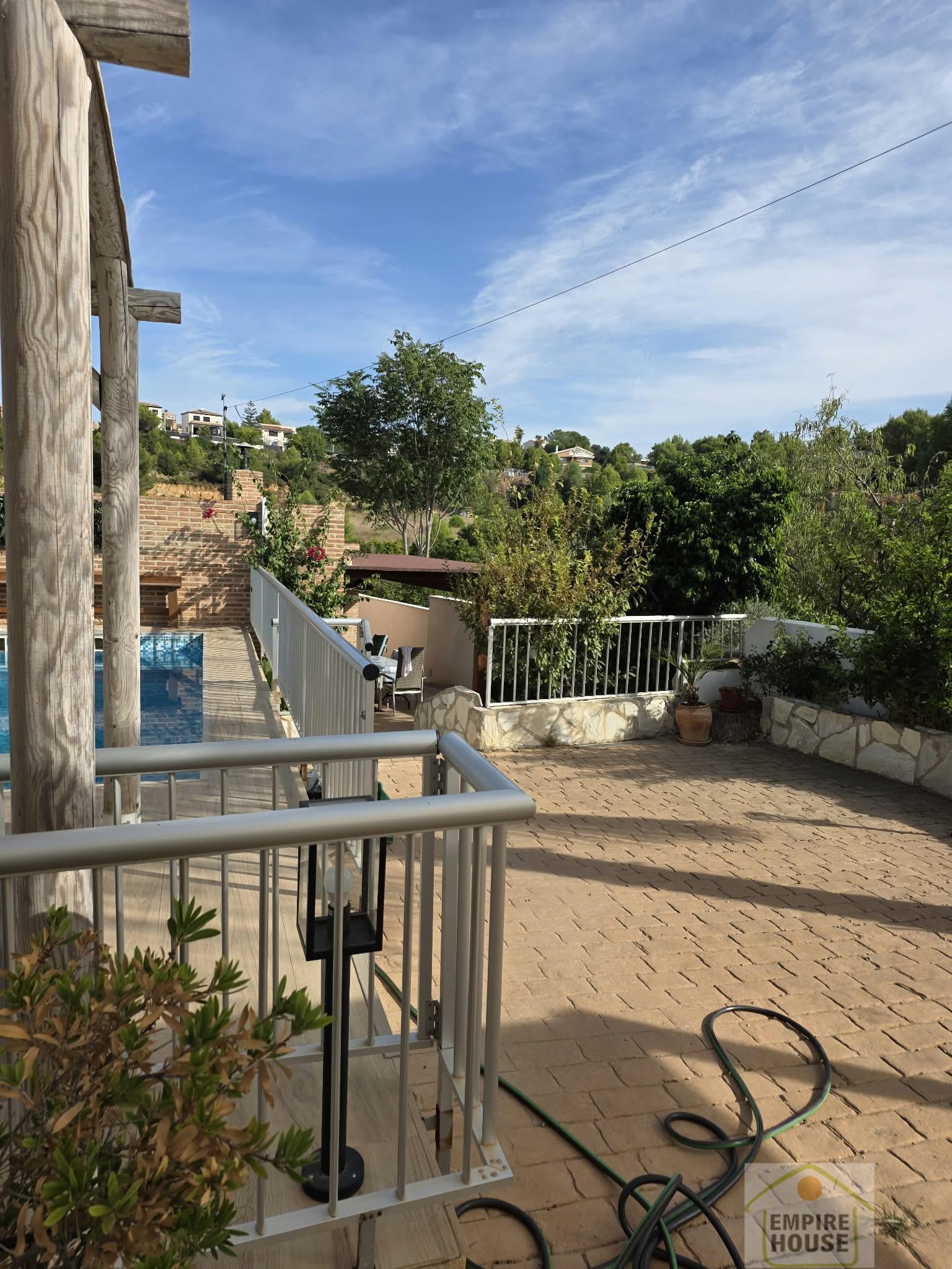 Venta de chalet en Monserrat