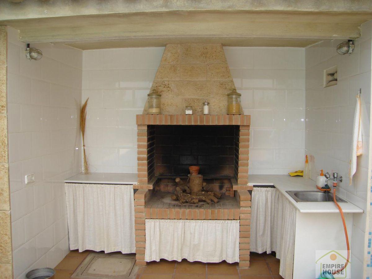 For sale of chalet in Monserrat