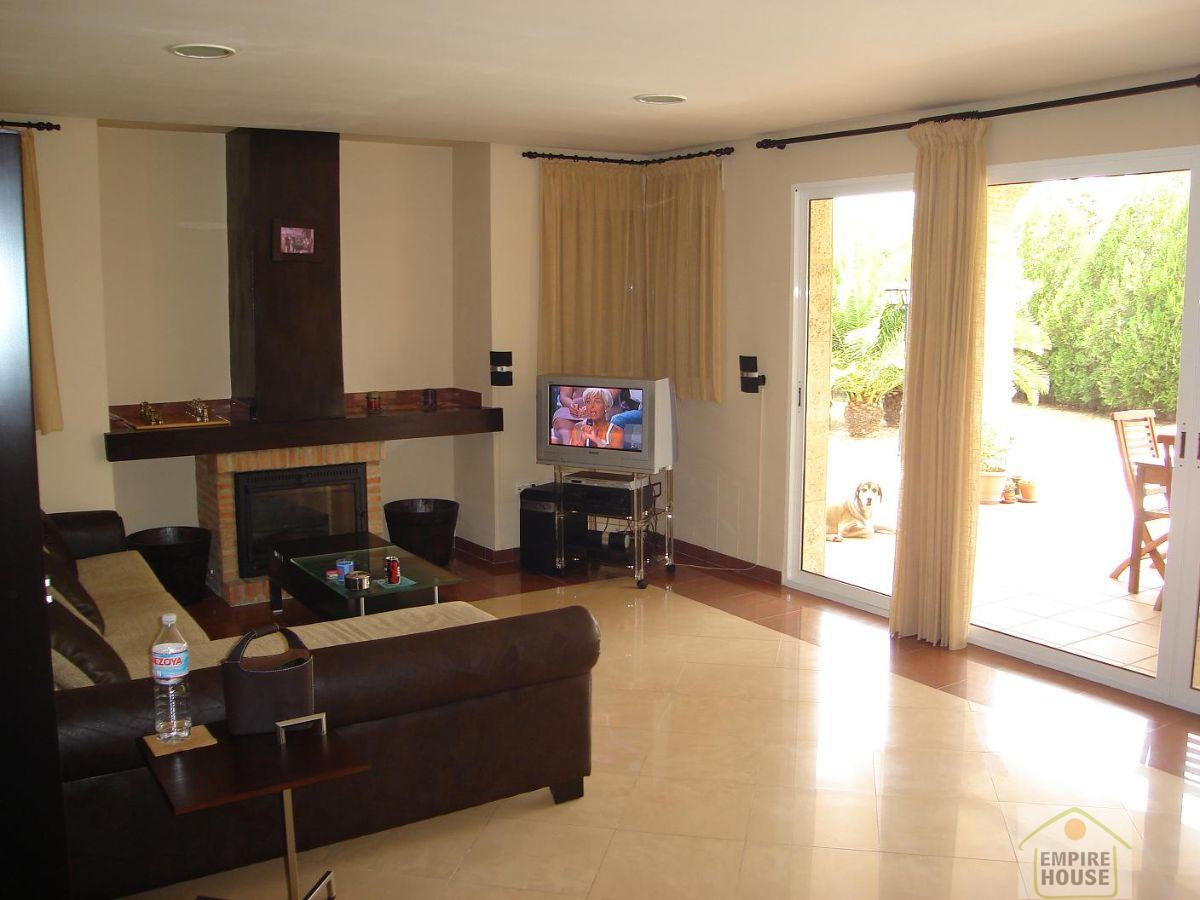 For sale of chalet in Monserrat