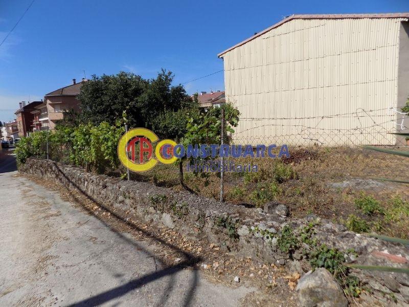 For sale of land in Candeleda