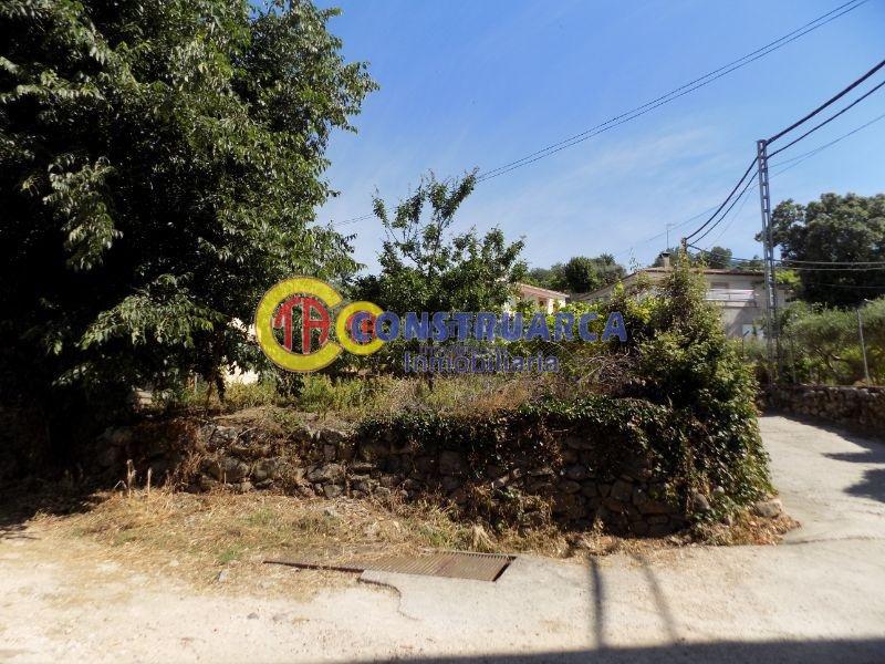 For sale of land in Candeleda