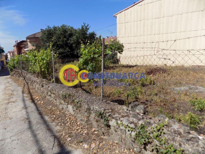 For sale of land in Candeleda