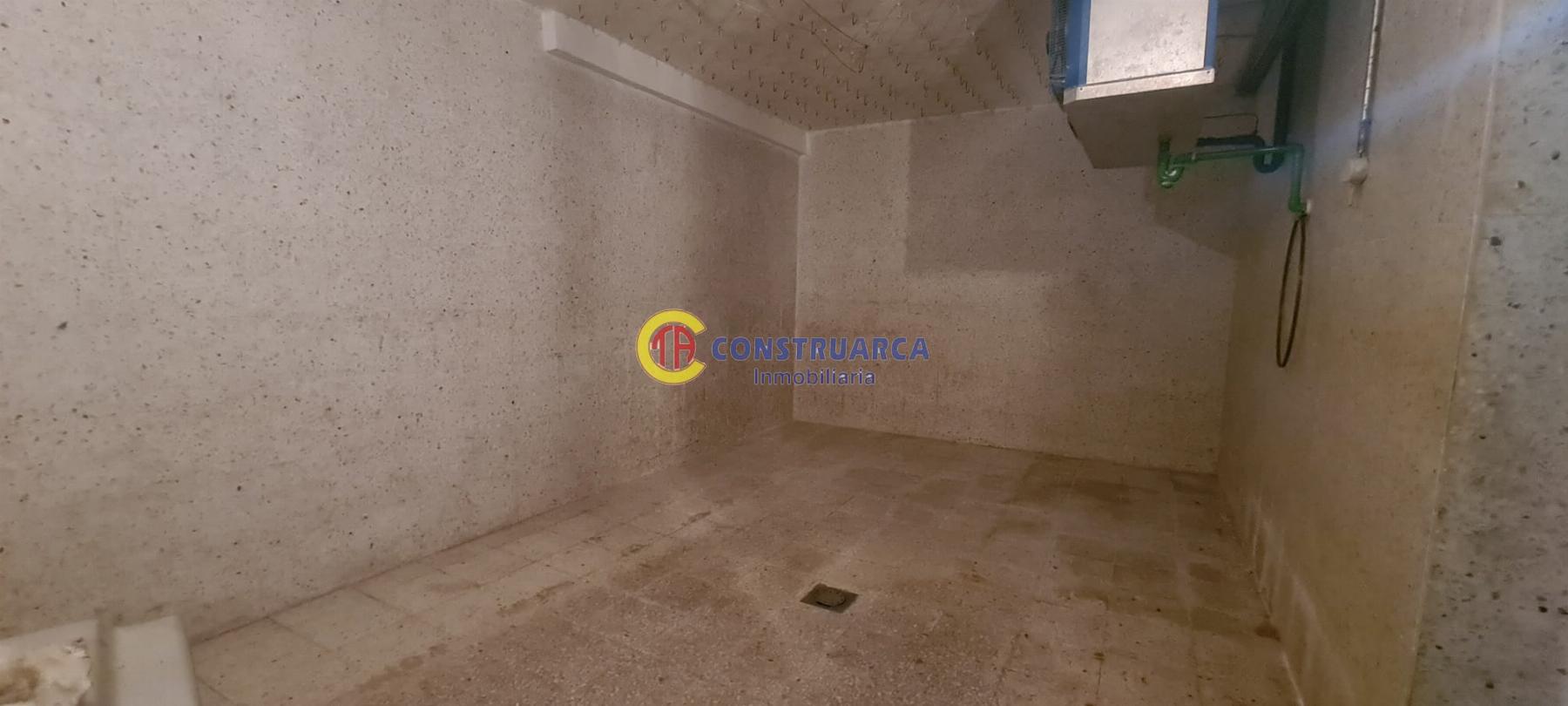 Продажа от

 Коммерческие помещения на Talavera de la Reina