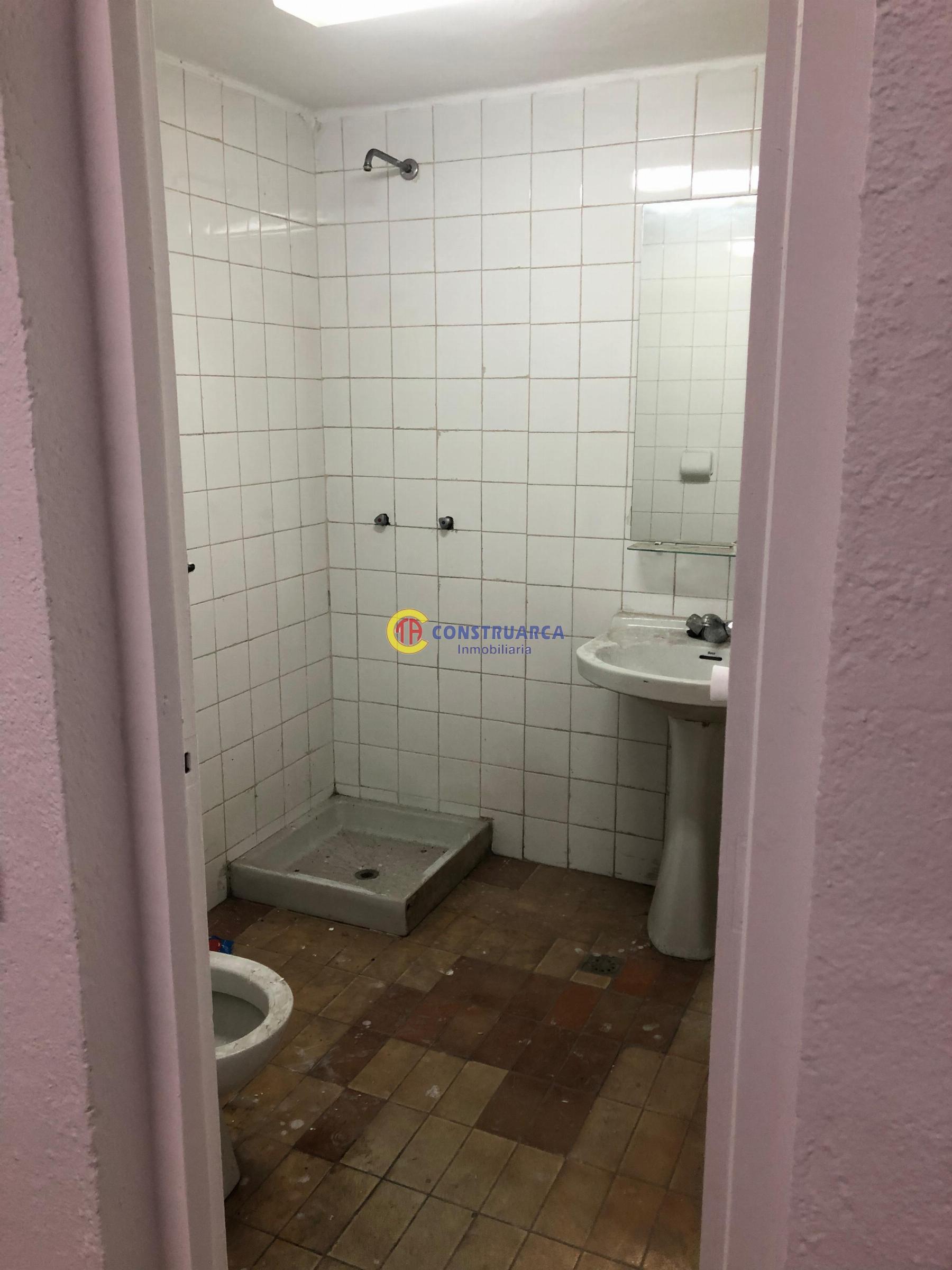 Venta de nave en Talavera de la Reina