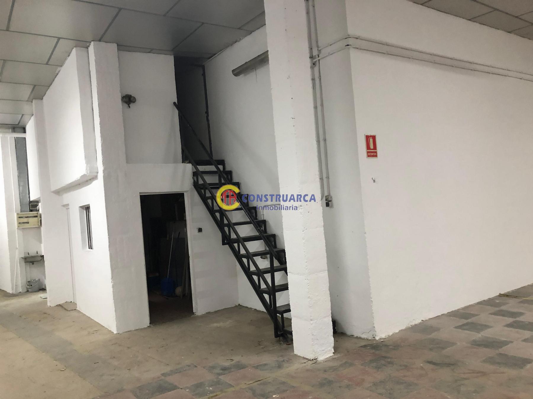 Venta de nave en Talavera de la Reina