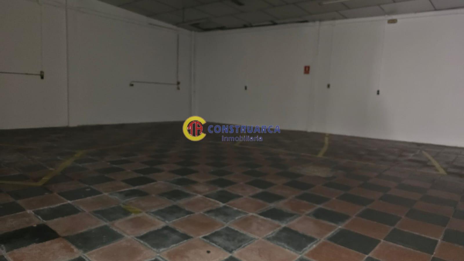 Venta de nave en Talavera de la Reina