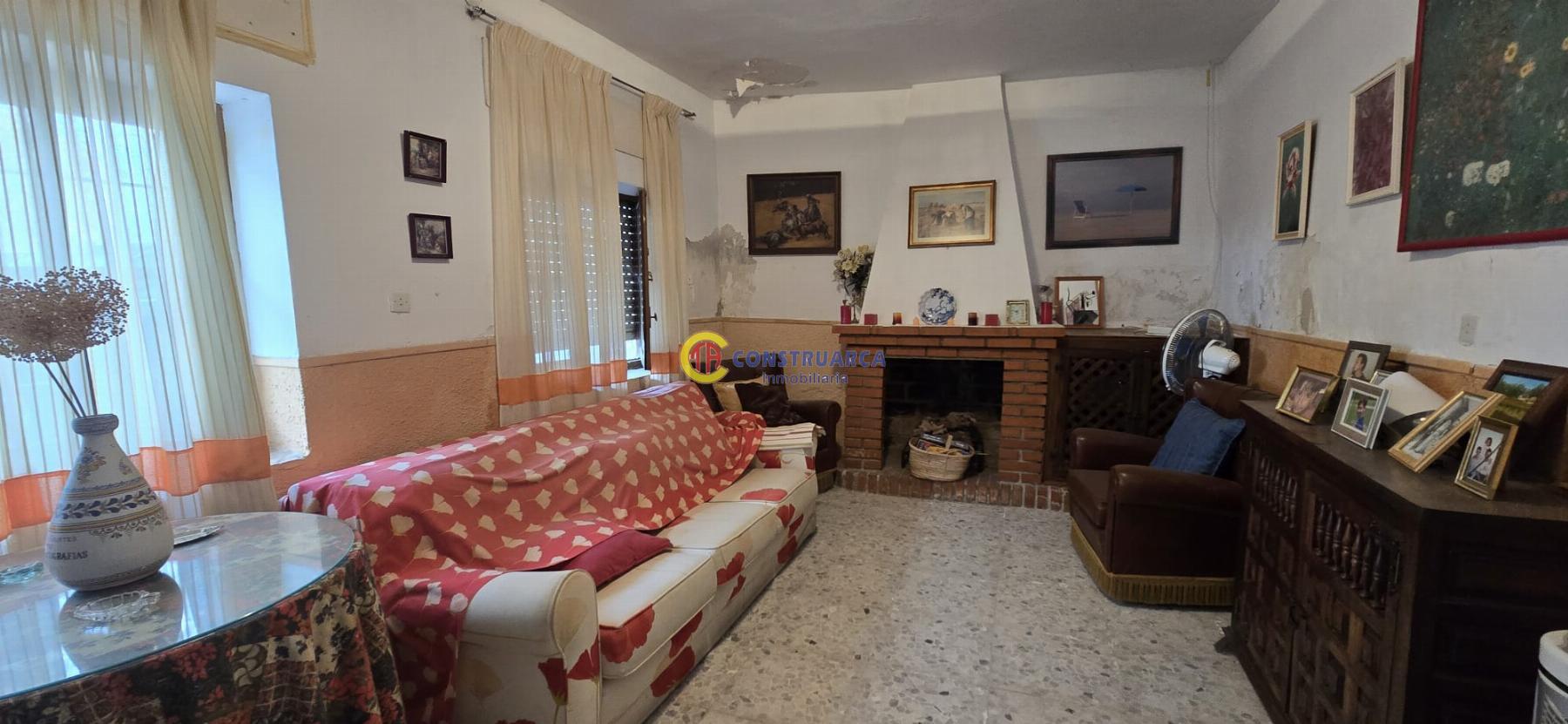 Venta de casa en Erustes