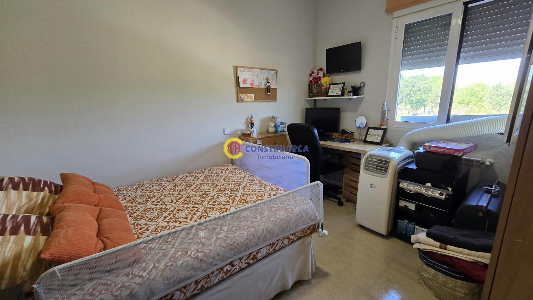 Venta de chalet en Montesclaros