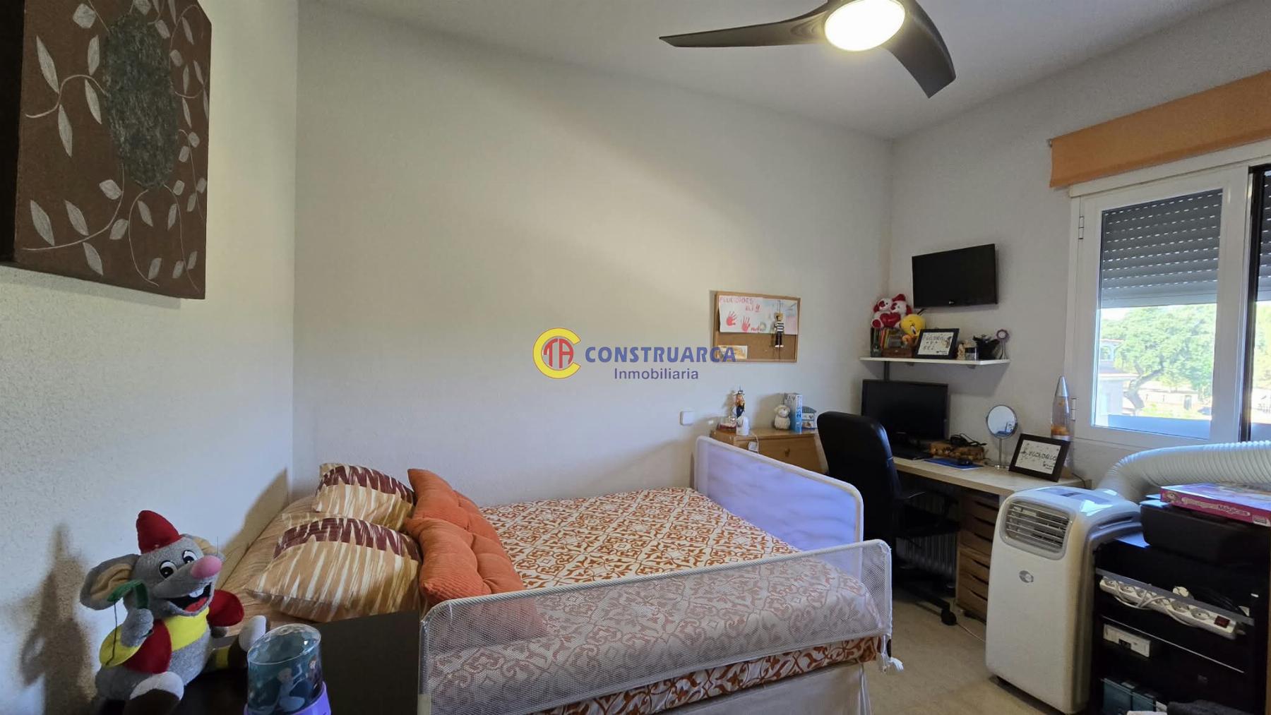 Venta de chalet en Montesclaros