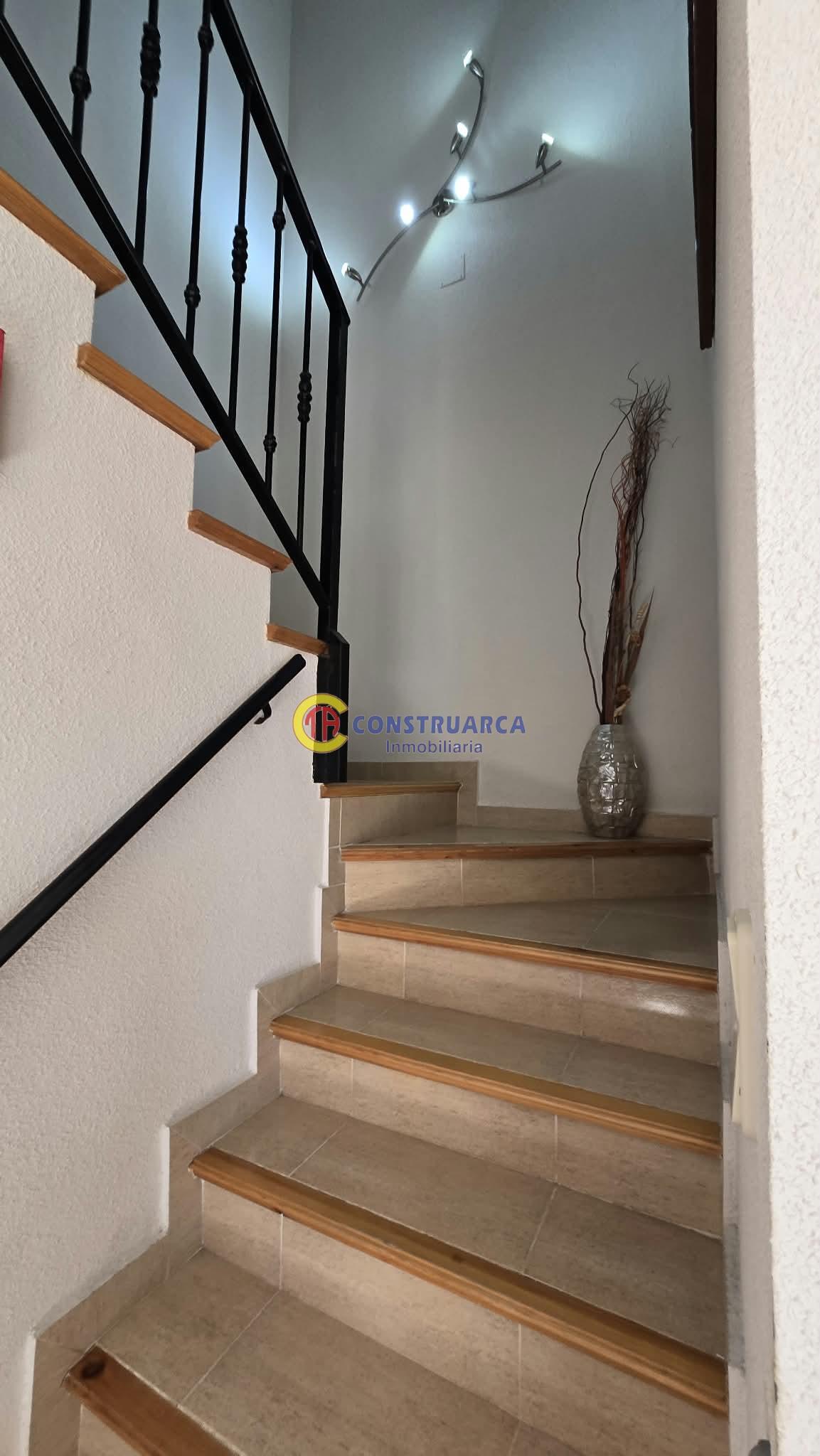 Venta de chalet en Montesclaros