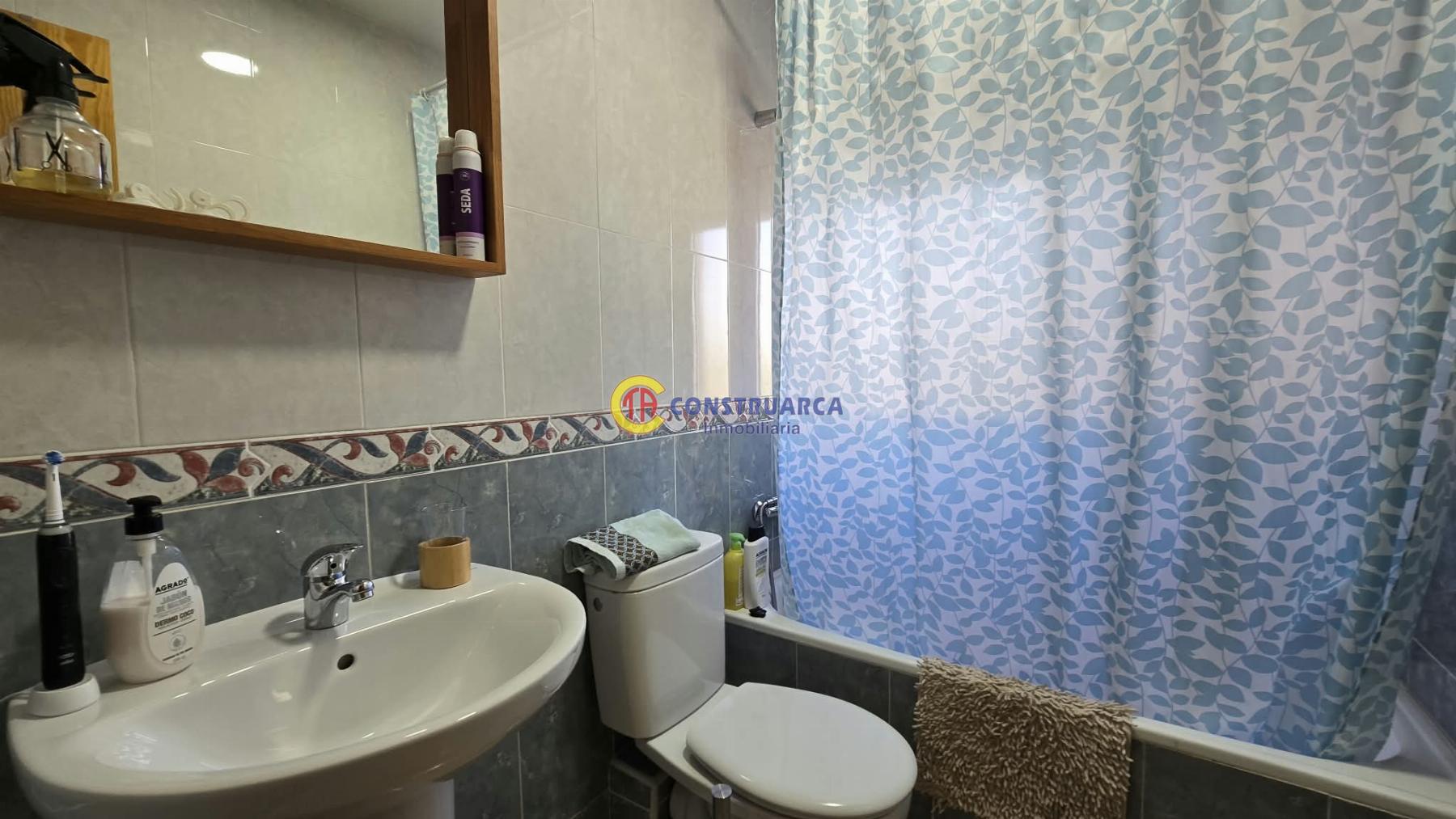 Venta de chalet en Montesclaros
