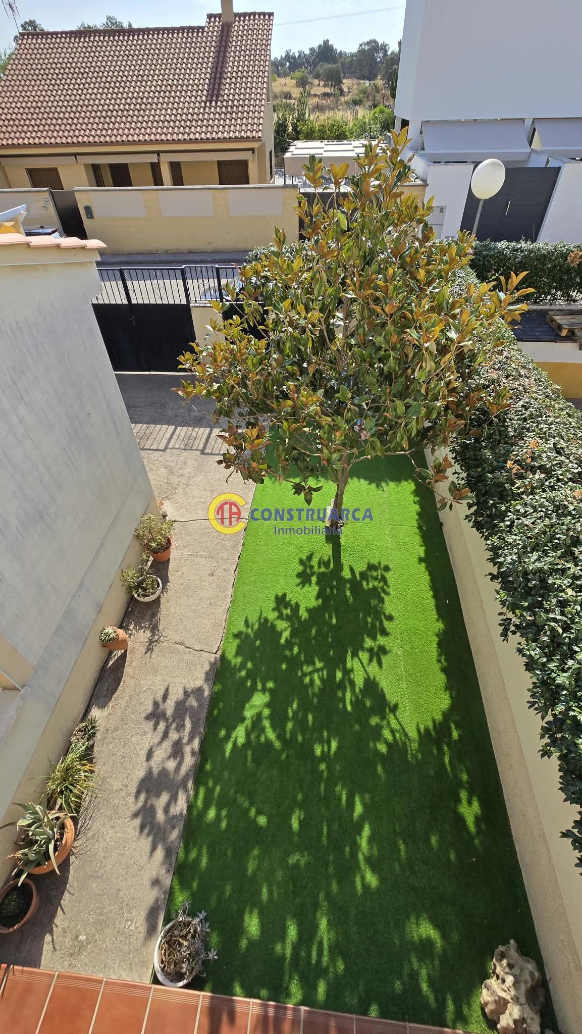 Venta de chalet en Montesclaros