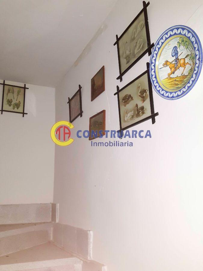 Venta de casa en Navamorcuende