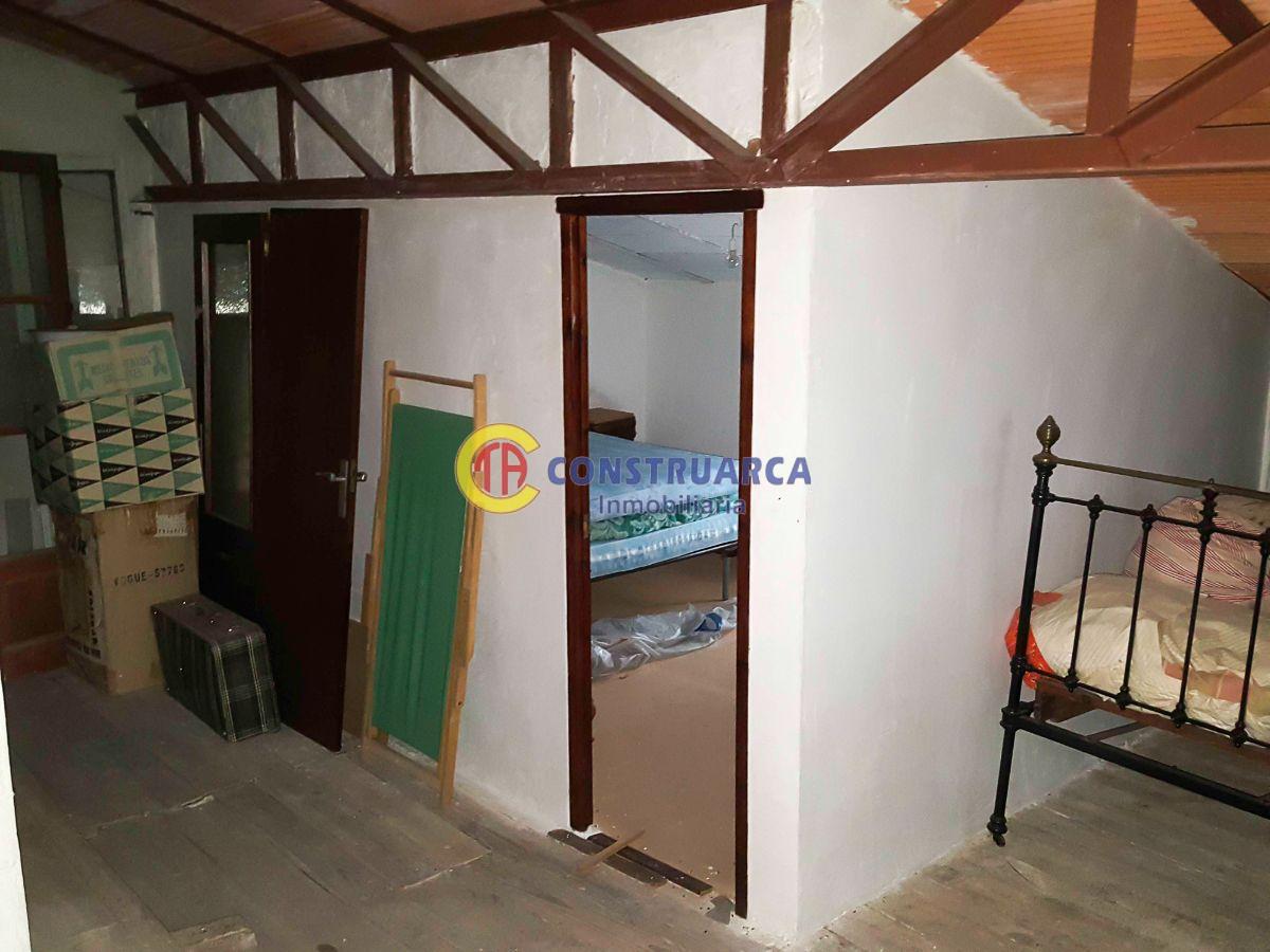 Venta de casa en Navamorcuende