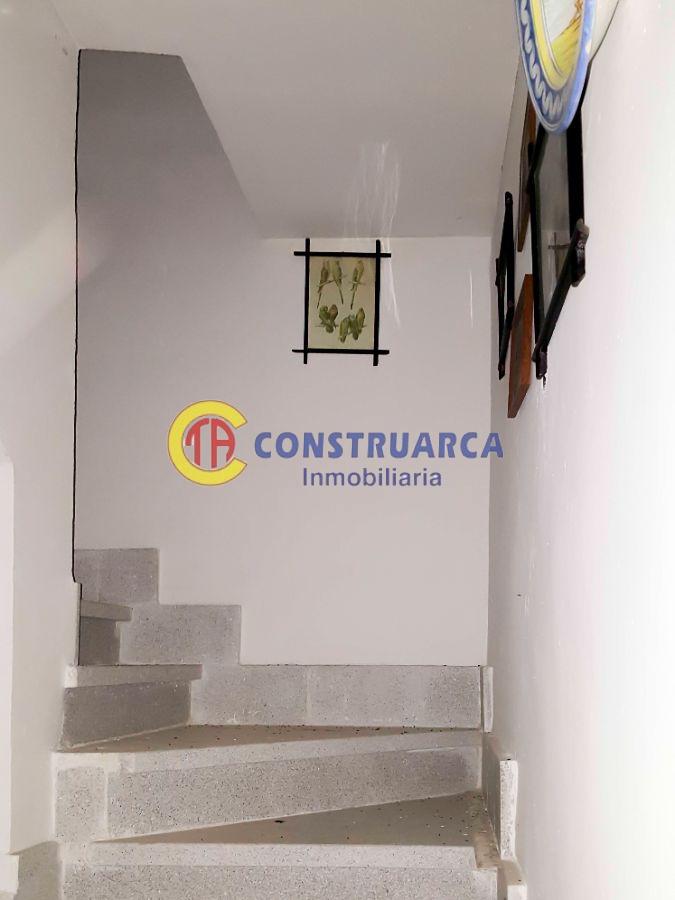 Venta de casa en Navamorcuende