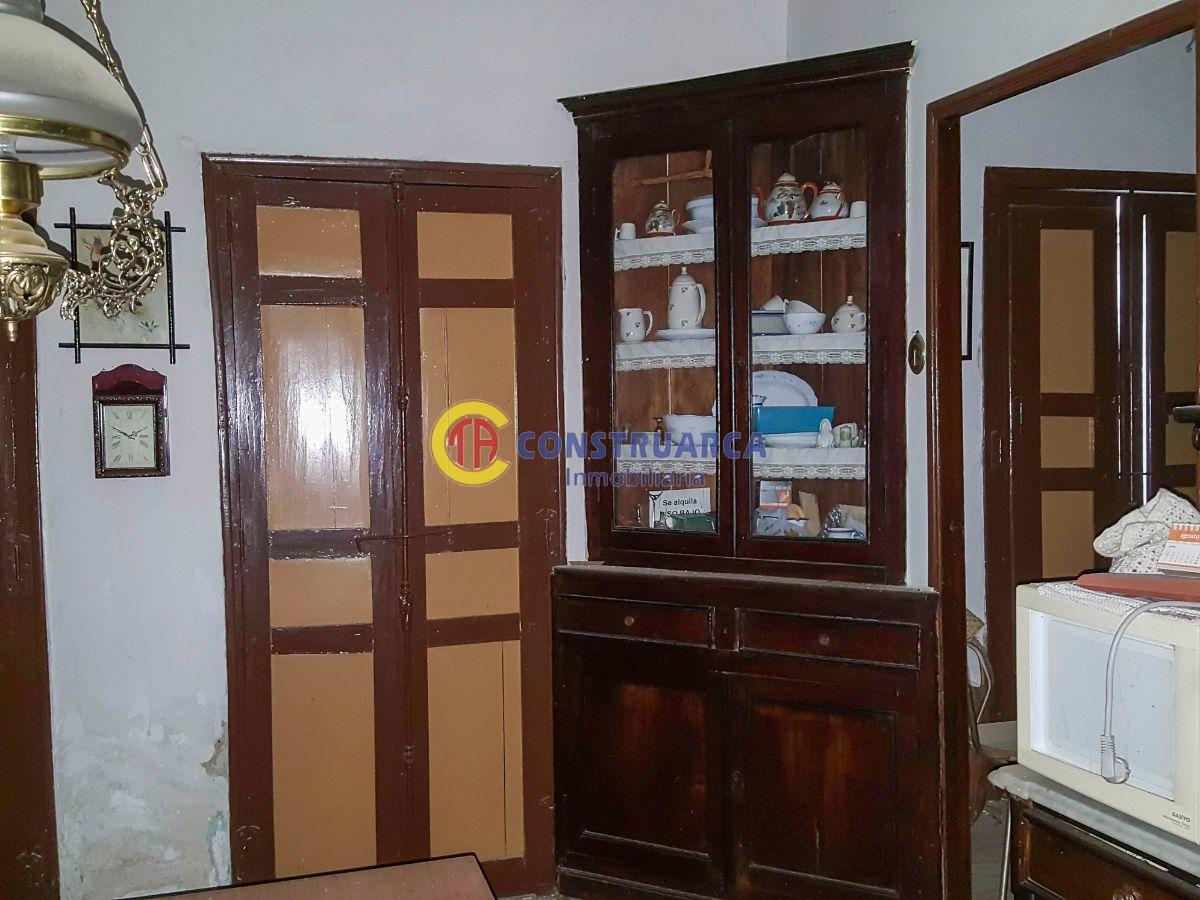 For sale of house in Navamorcuende