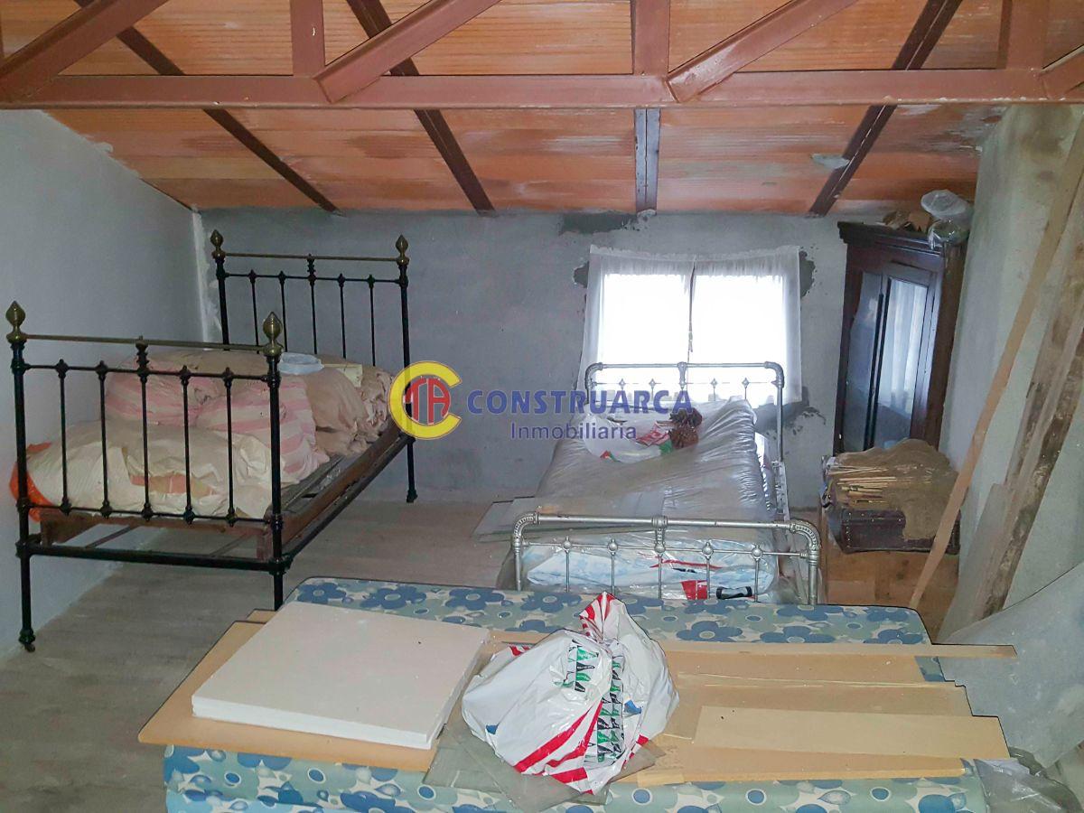 Venta de casa en Navamorcuende