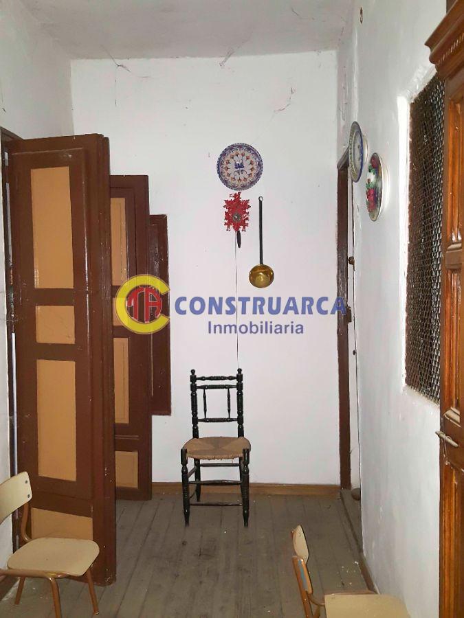 For sale of house in Navamorcuende