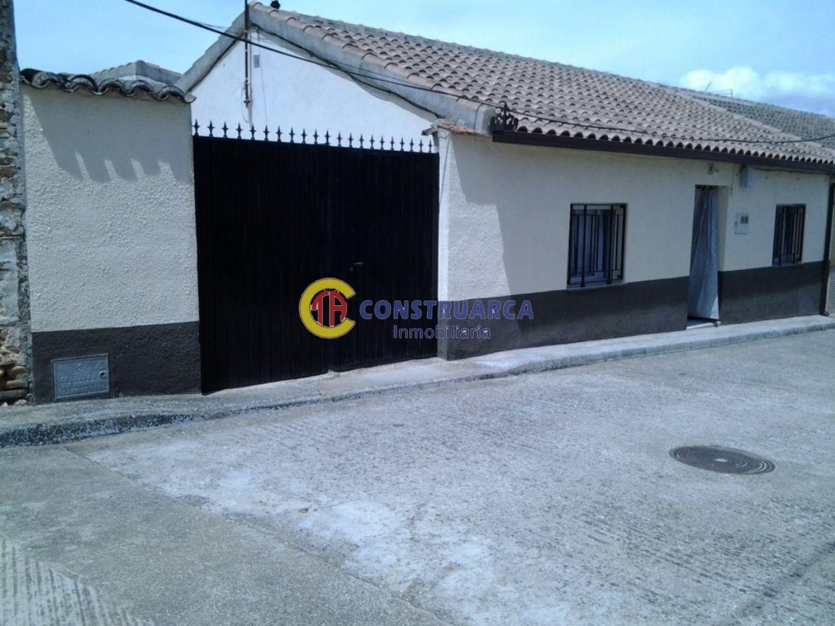 For sale of house in Lucillos
