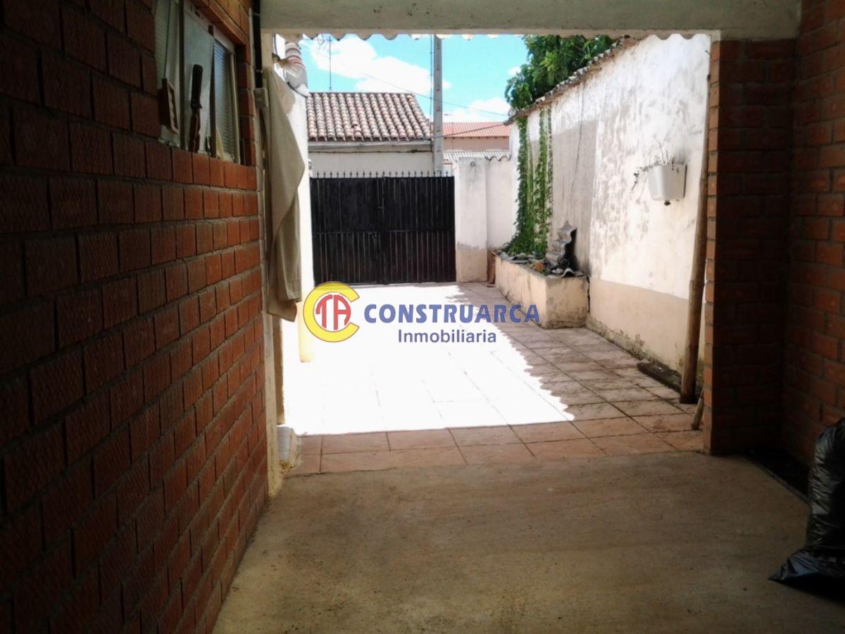 For sale of house in Lucillos