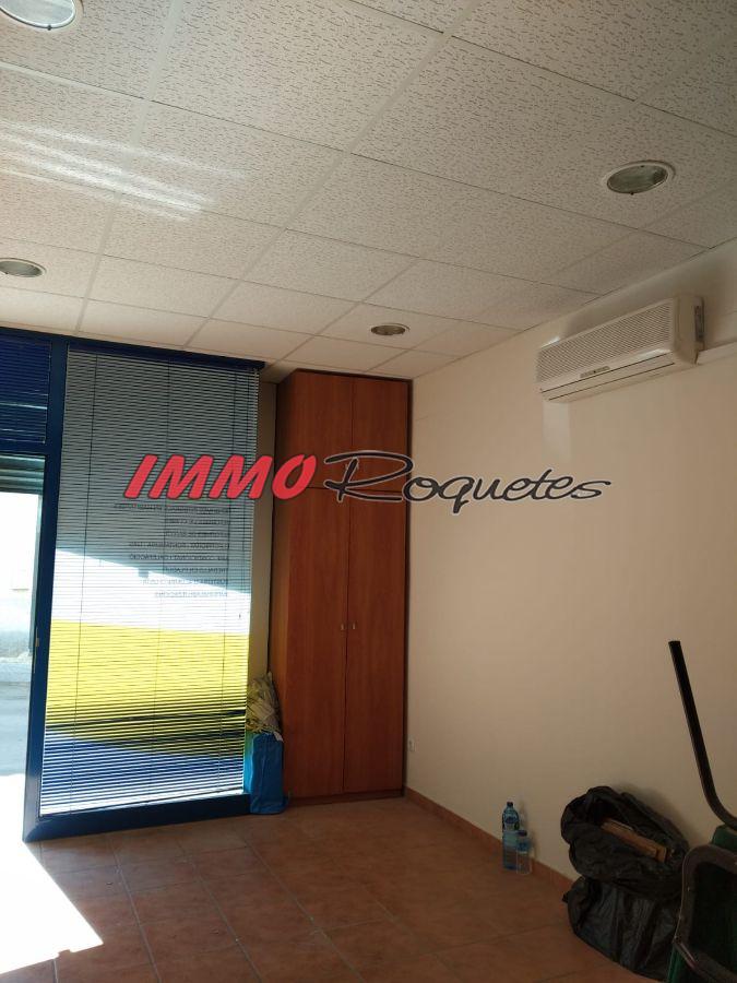For sale of commercial in Les Roquetes
