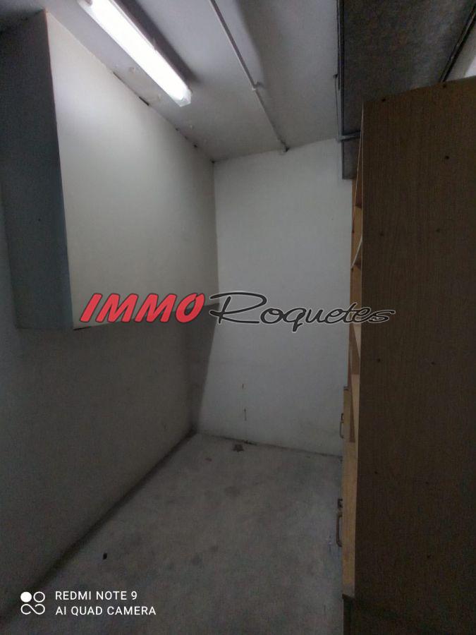 For rent of garage in Les Roquetes