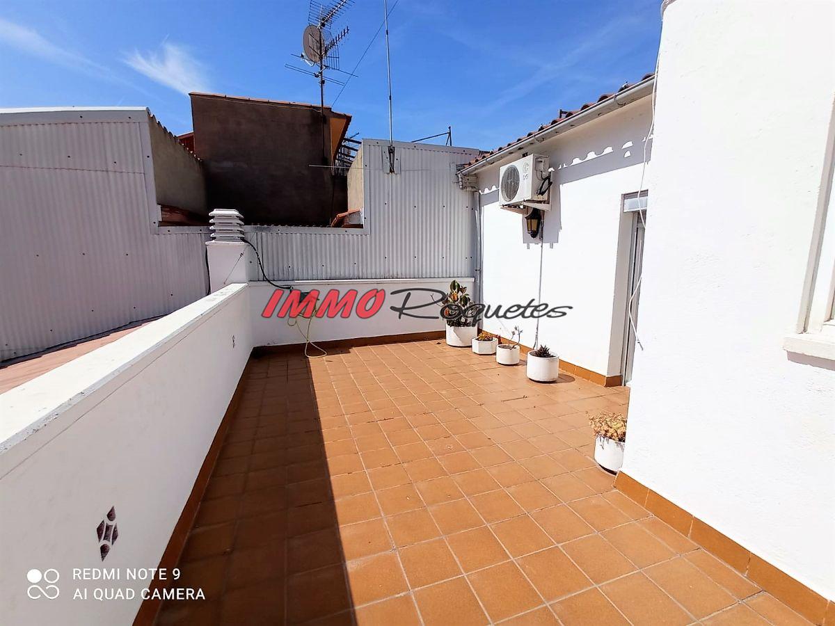 For sale of duplex in Les Roquetes