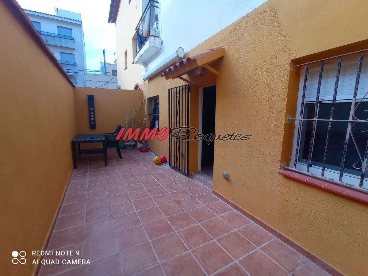 For rent of house in Les Roquetes