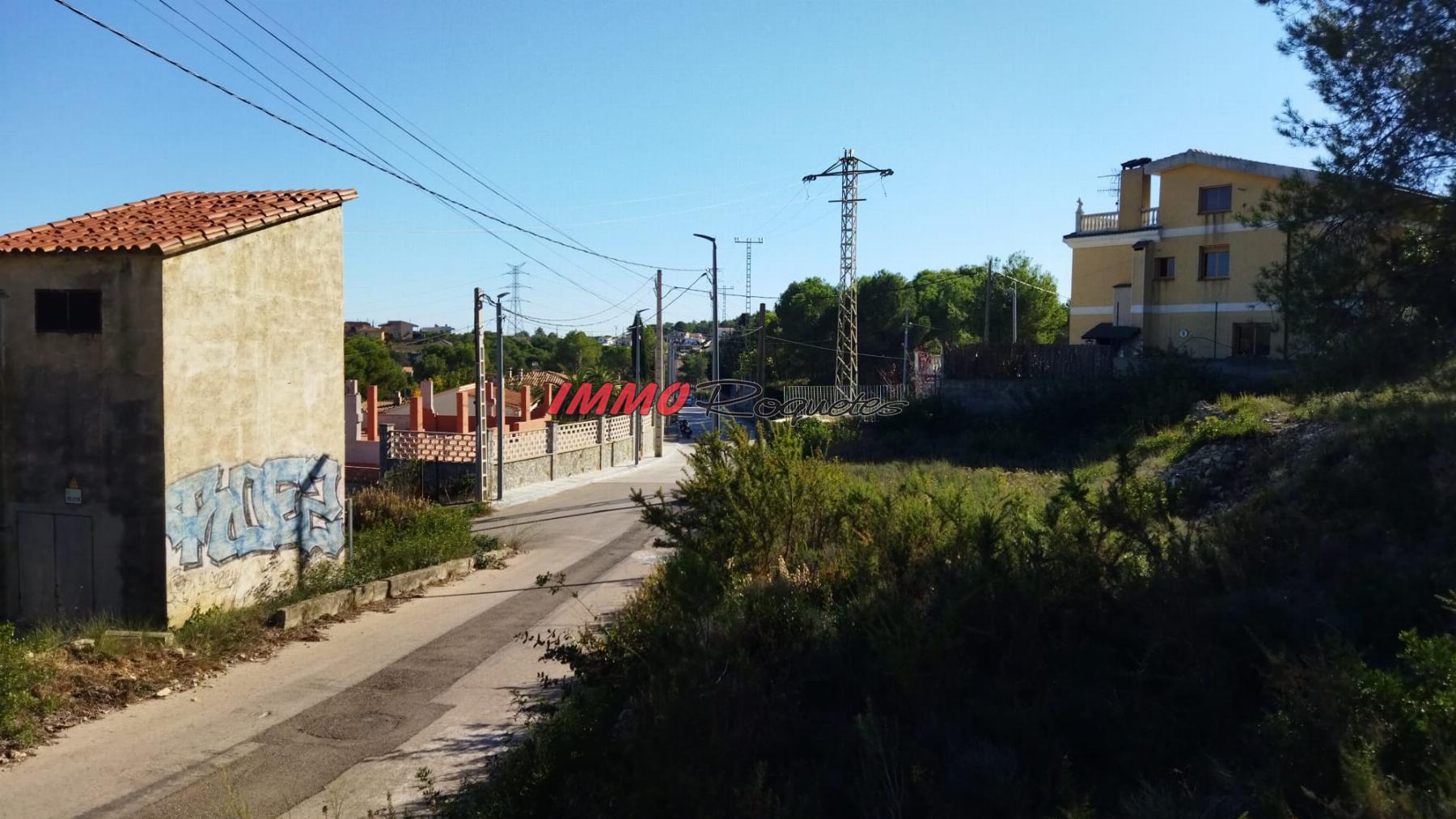 Venta de terreno en Canyelles