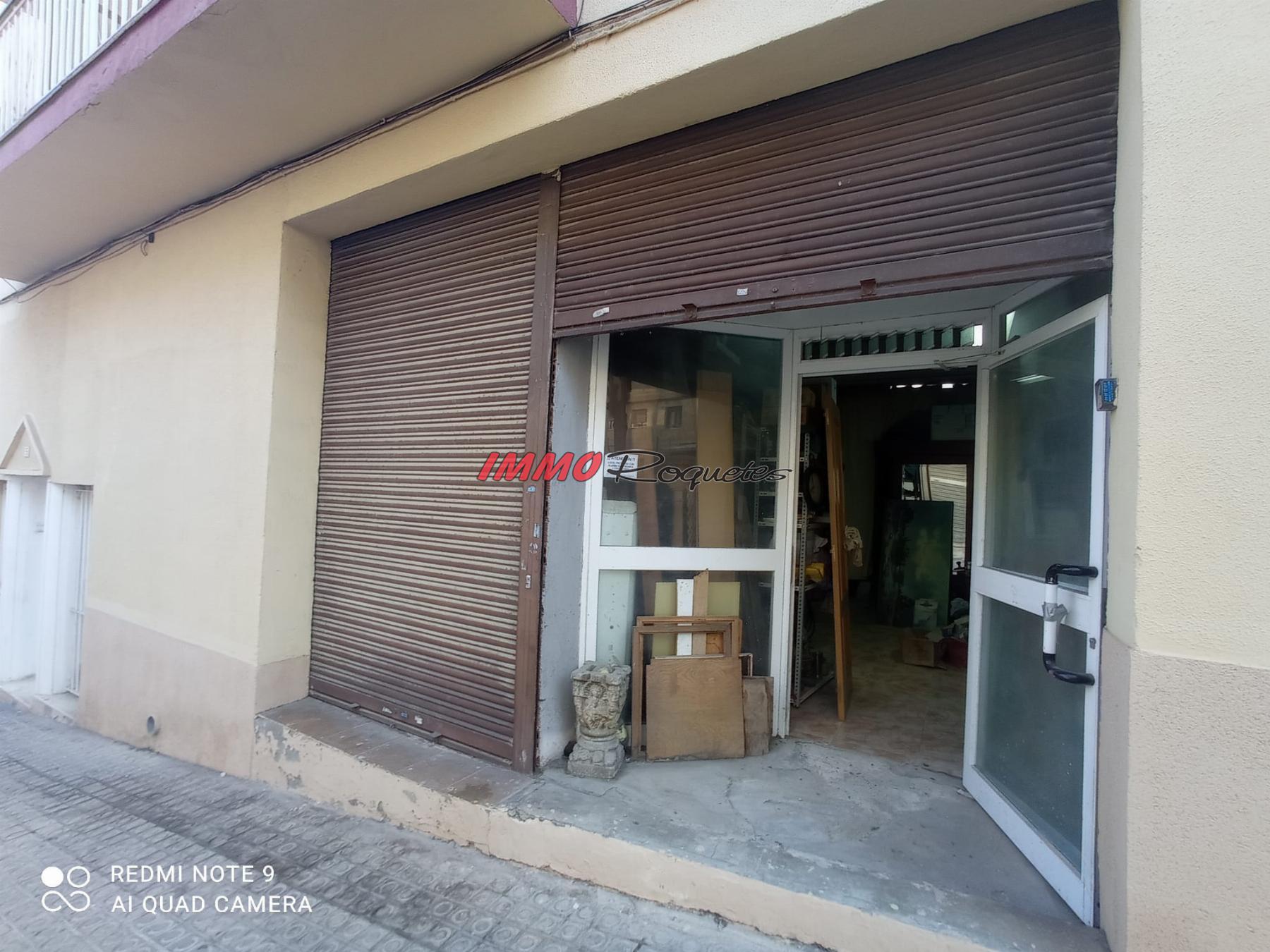 Venta de local comercial en Les Roquetes