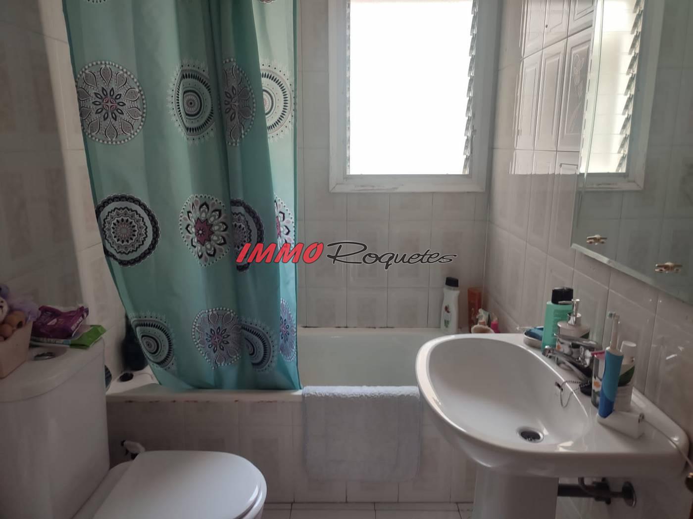 For sale of flat in Les Roquetes