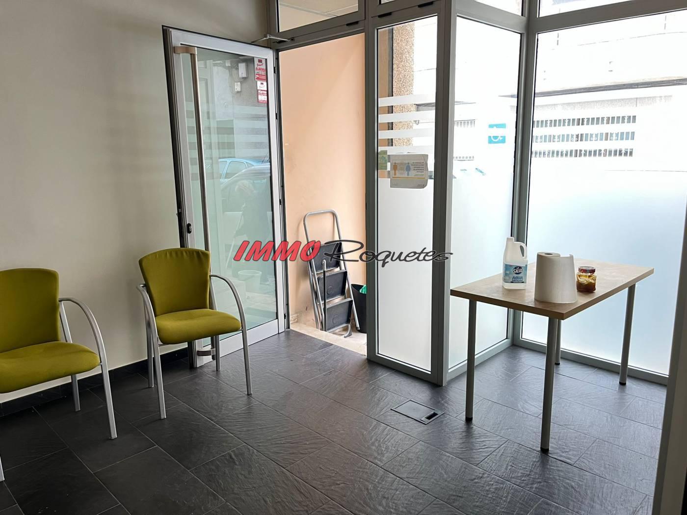 Wynajem z local comercial w Les Roquetes
