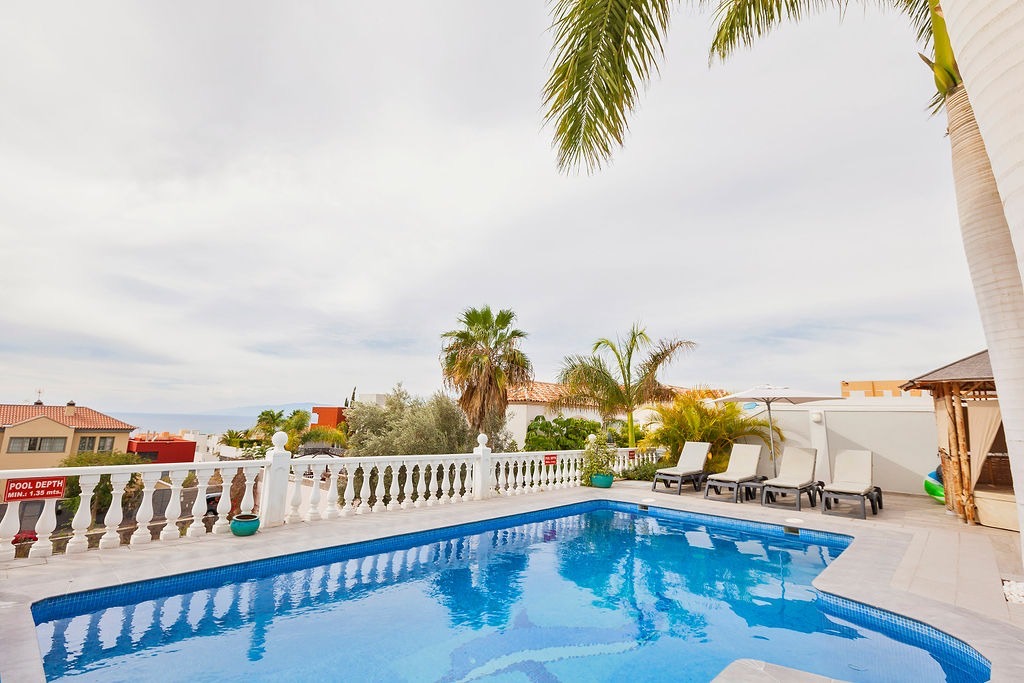 Venta de villa en Costa Adeje