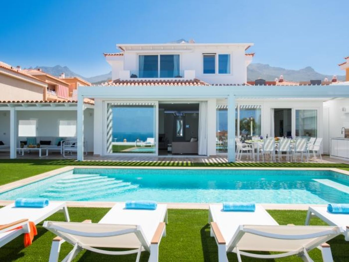For sale of villa in Costa Adeje