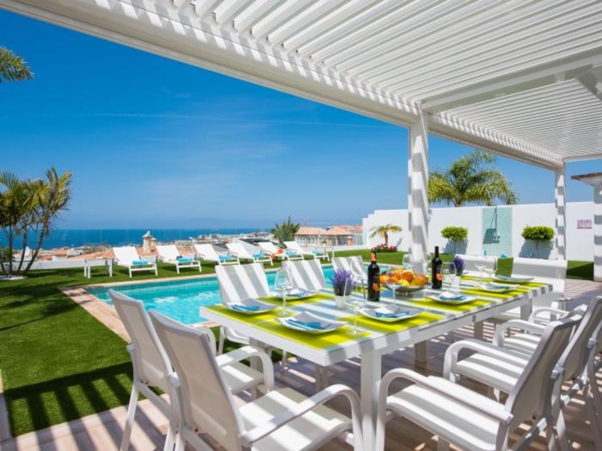 For sale of villa in Costa Adeje