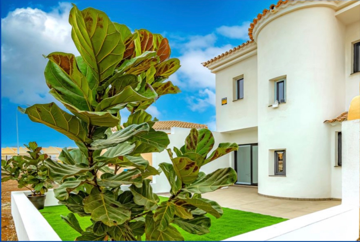 For sale of bungalow in Golf del sur