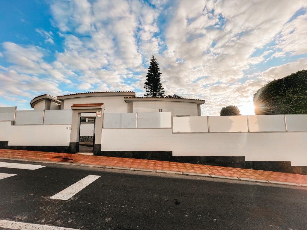For sale of chalet in Costa Adeje