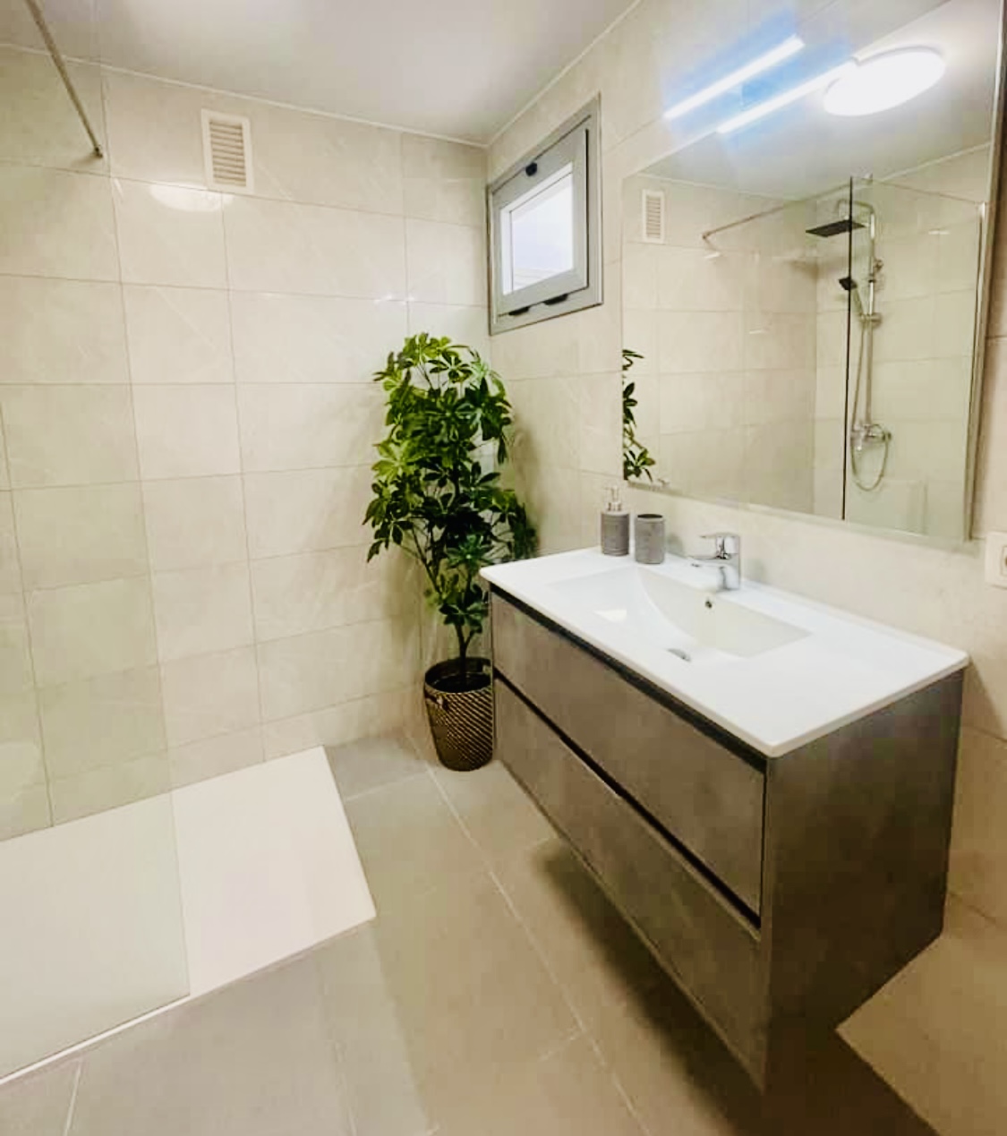 For sale of apartment in LLano del camello
