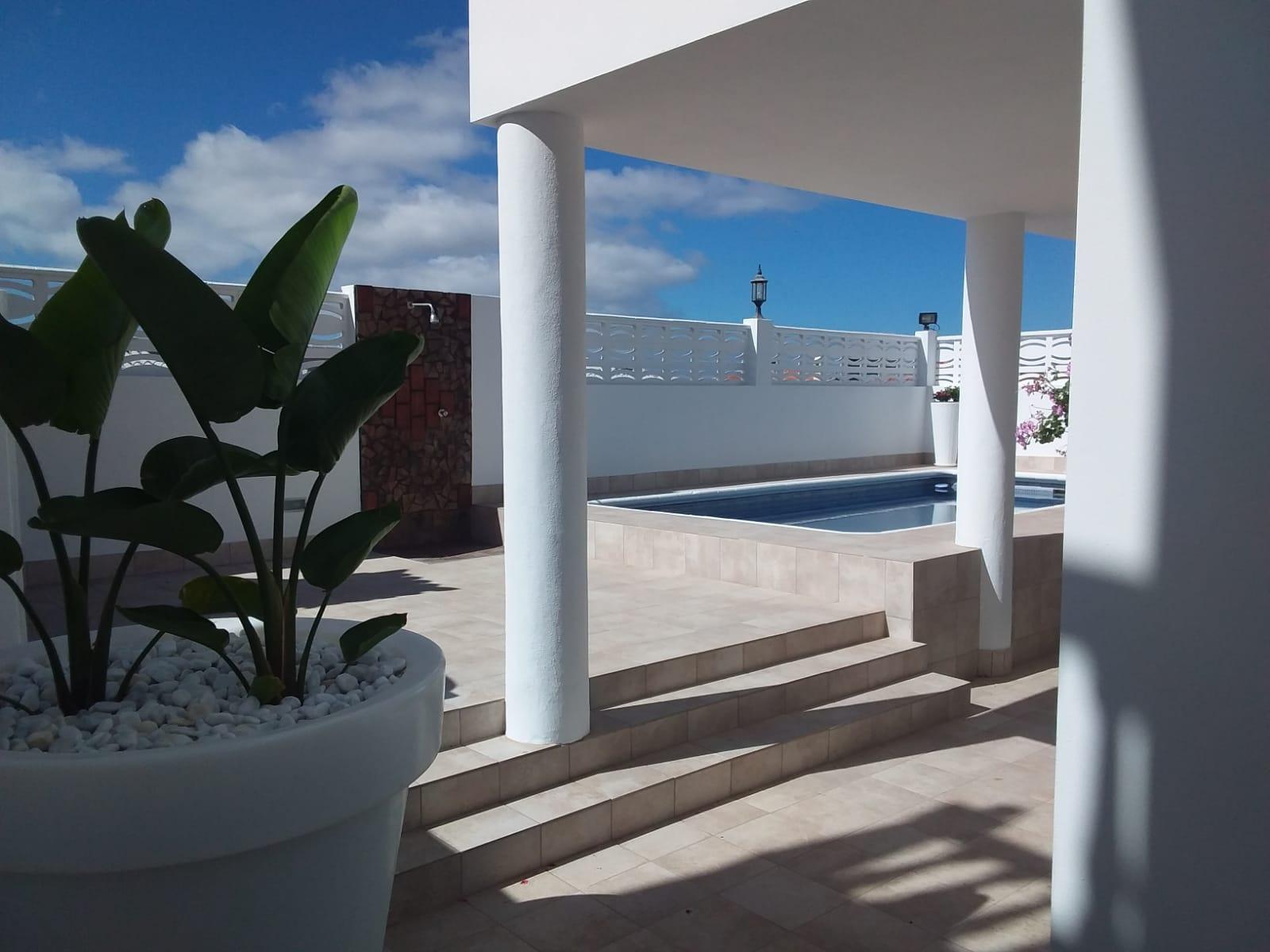 For sale of house in Arona