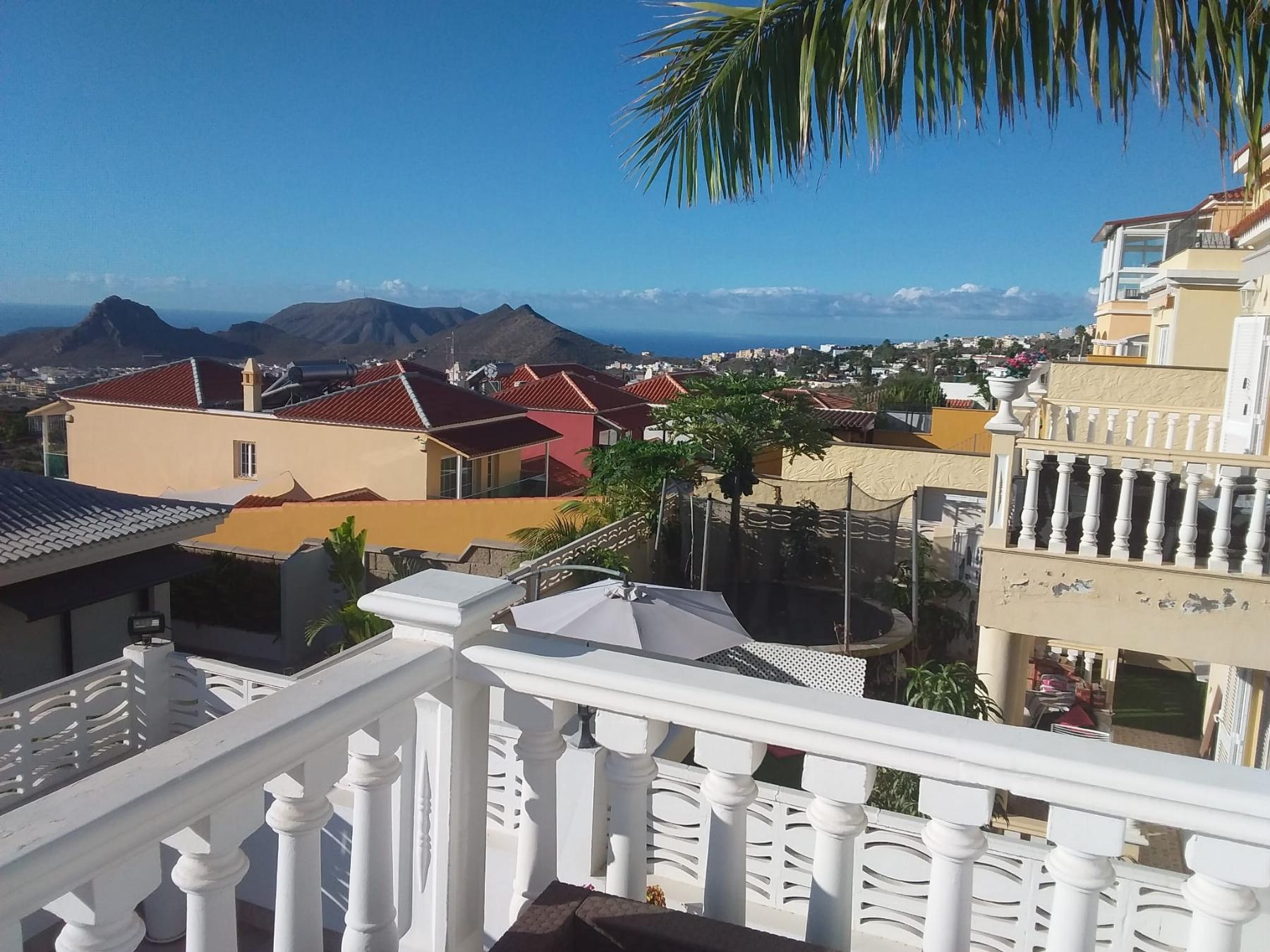 For sale of house in Arona