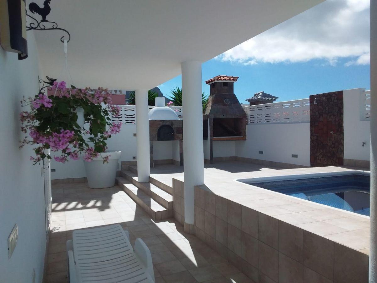 For sale of house in Arona