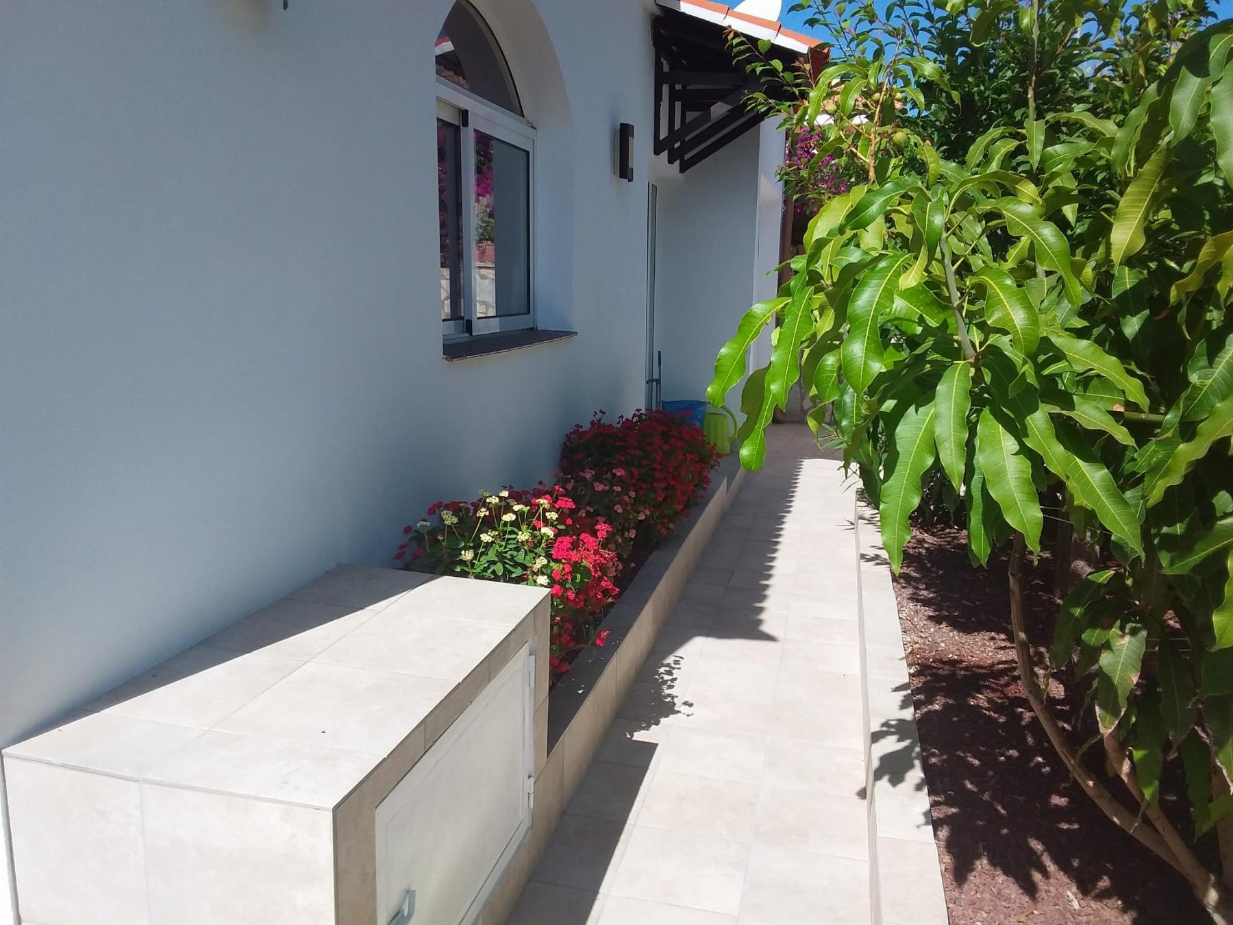 For sale of house in Arona