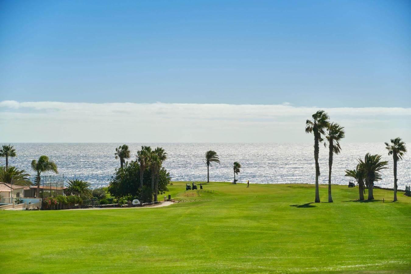 For sale of apartment in Amarilla golf