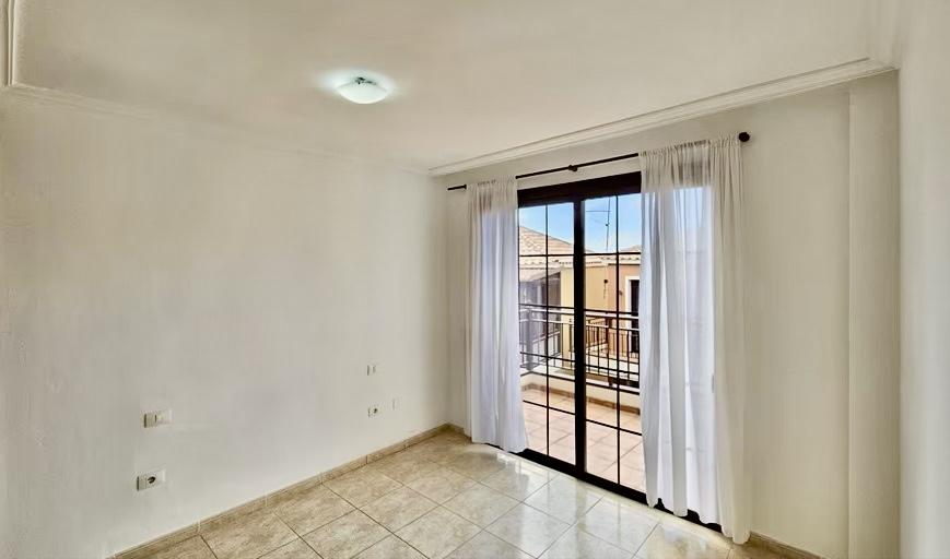 For sale of house in Arona