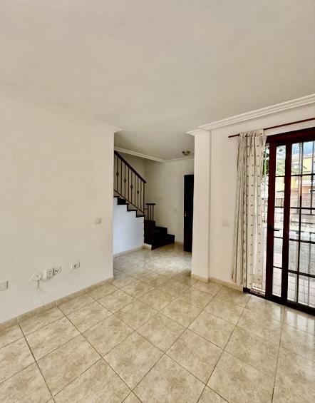 For sale of house in Arona