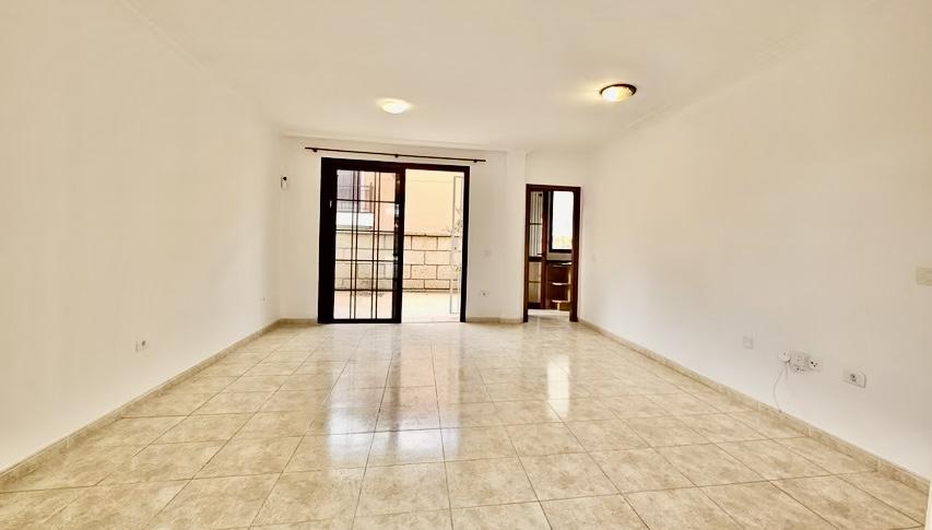 For sale of house in Arona