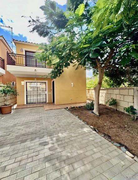 For sale of house in Arona