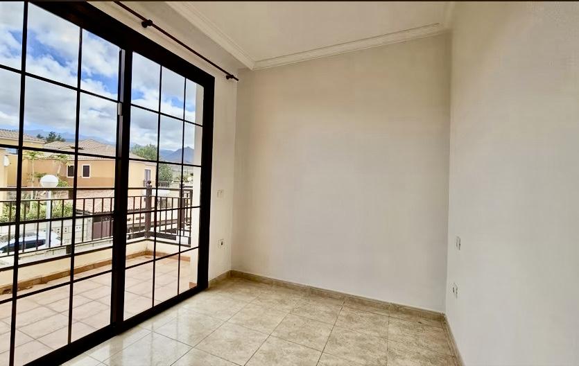 For sale of house in Arona