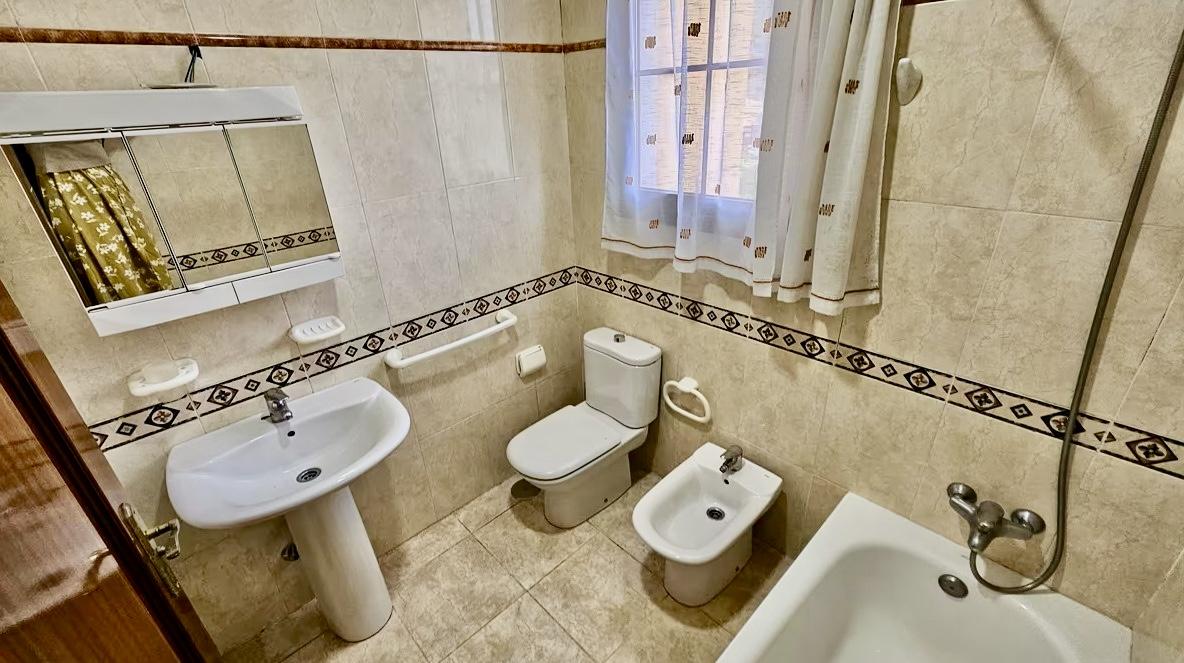 For sale of house in Arona