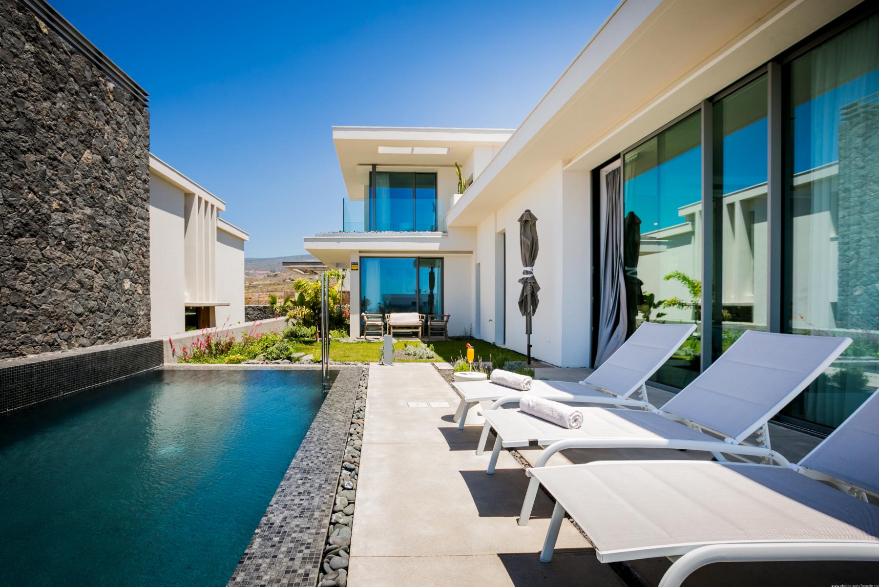 For sale of villa in Guía de Isora